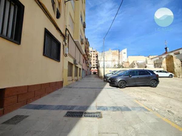 Terreno en calle Azorín