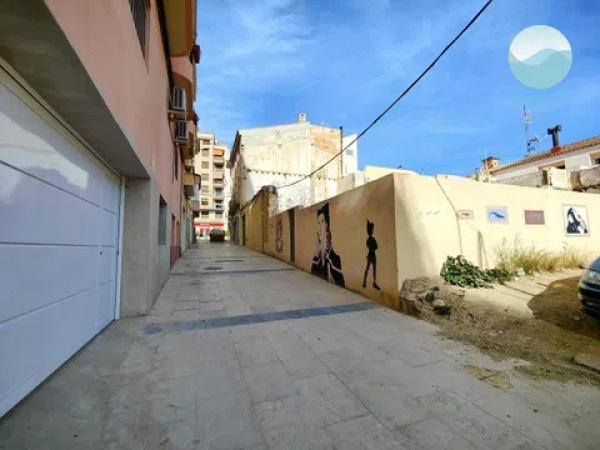 Terreno en calle Azorín