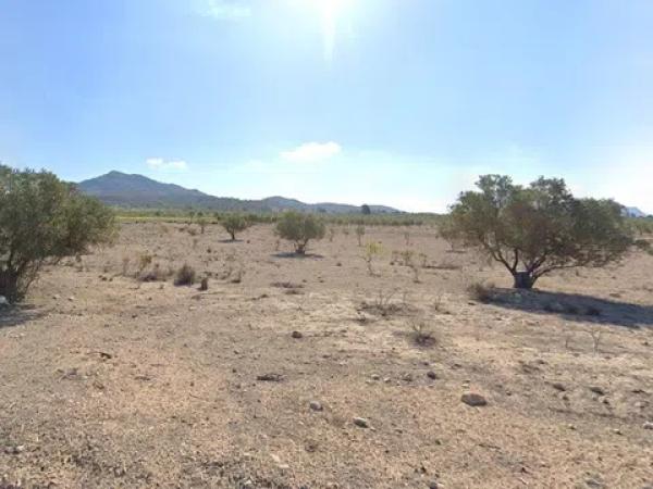 Terreno en via Sense Nom