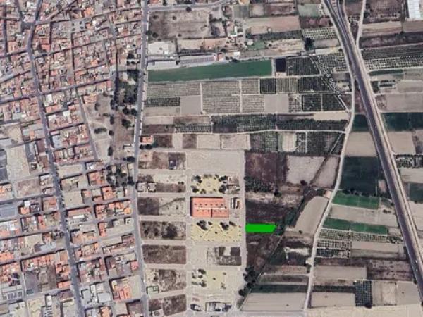 Terreno en calle Josefina Manresa