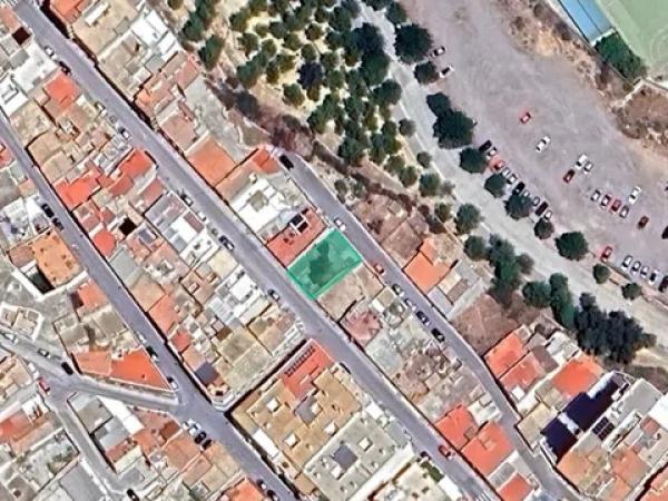 Terreno en calle Rambla