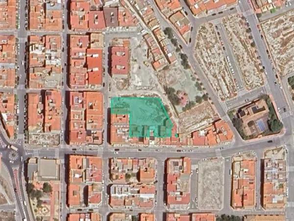 Terreno en avenida de Xixona