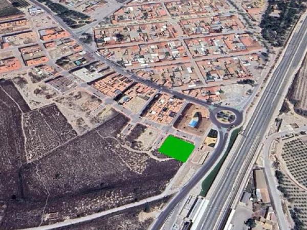 Terreno en avenida de Catral