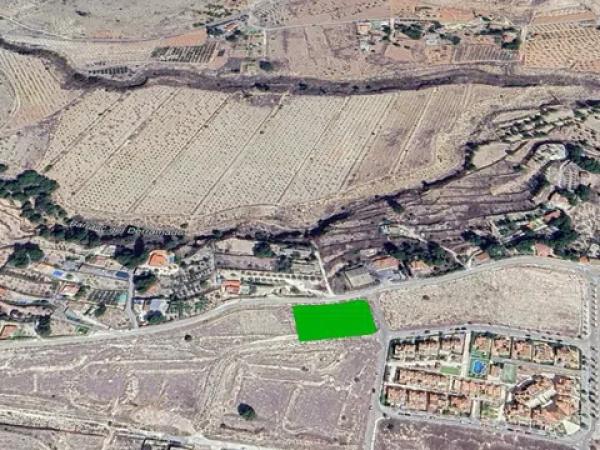 Terreno en calle Merlot