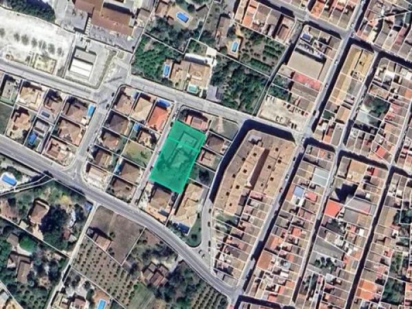 Terreno en calle d'Isa Tròlec