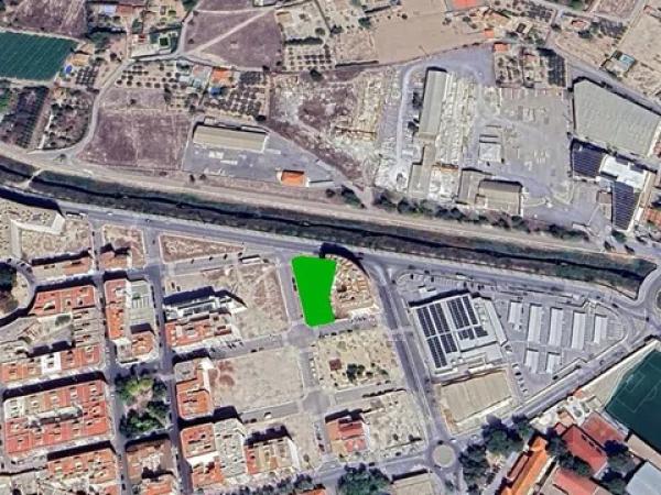 Terreno en avenida Cementeri Vell