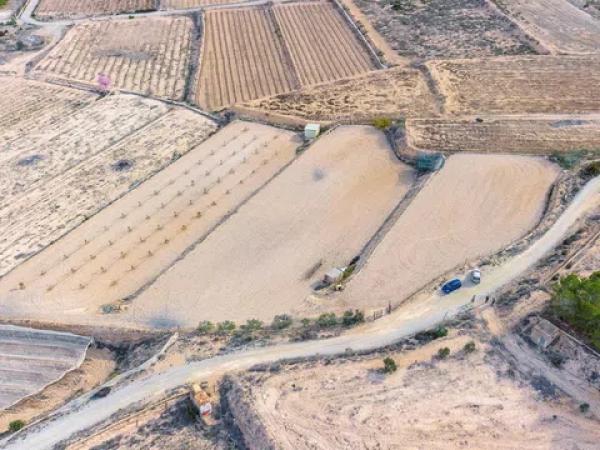 Terreno en via Sense Nom