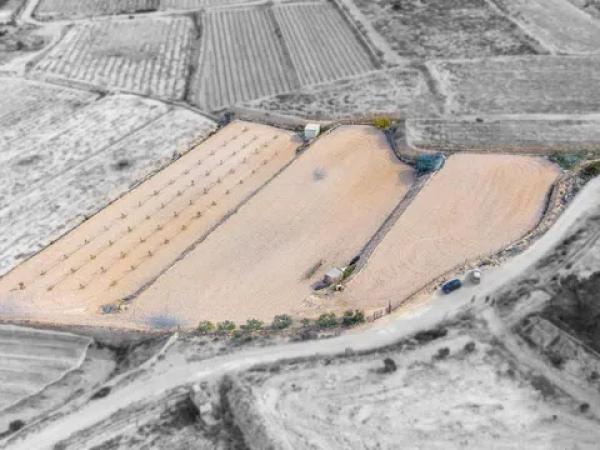 Terreno en via Sense Nom