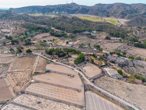 Terreno en via Sense Nom