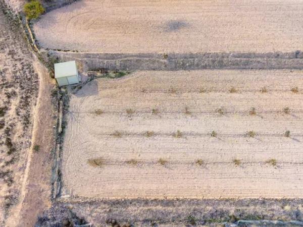 Terreno en via Sense Nom