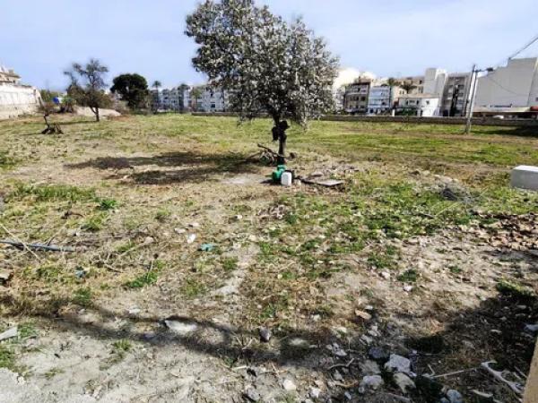 Terreno en calle les Piteres
