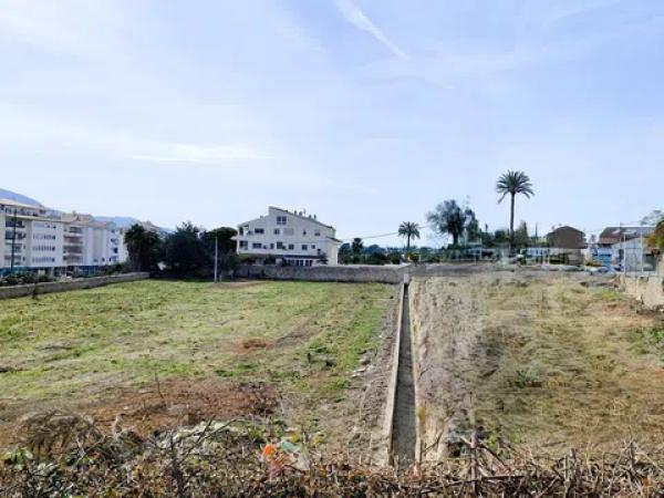 Terreno en calle les Piteres