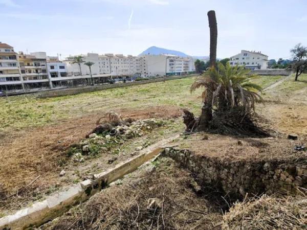 Terreno en calle les Piteres