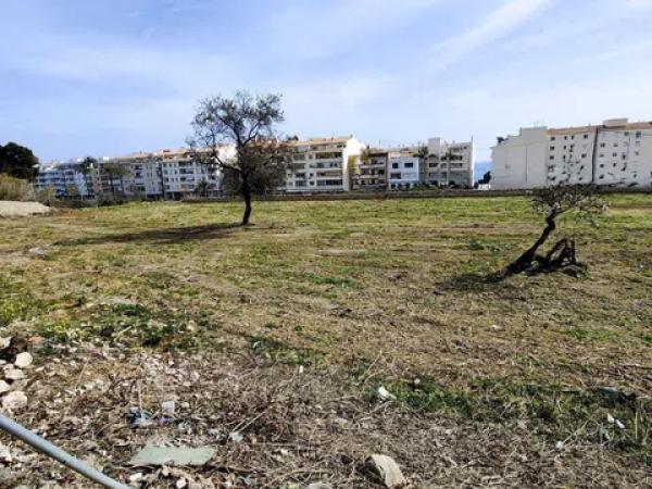 Terreno en calle les Piteres