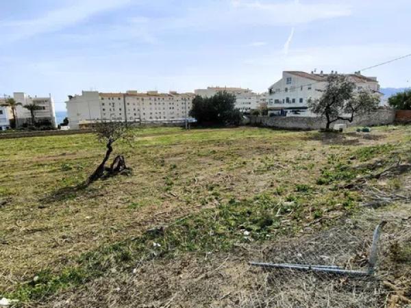 Terreno en calle les Piteres