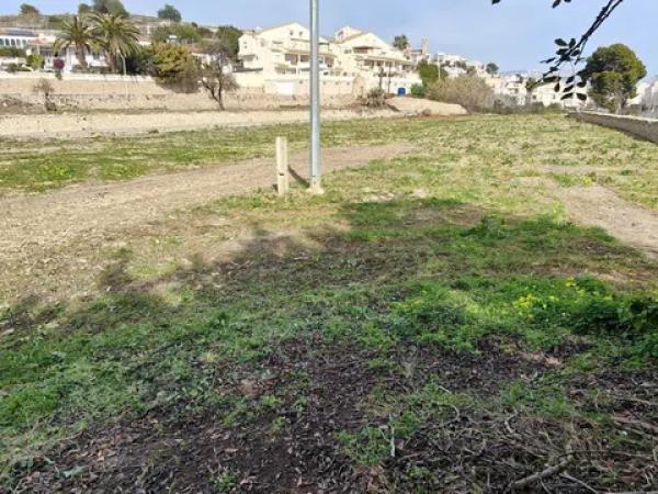 Terreno en calle les Piteres