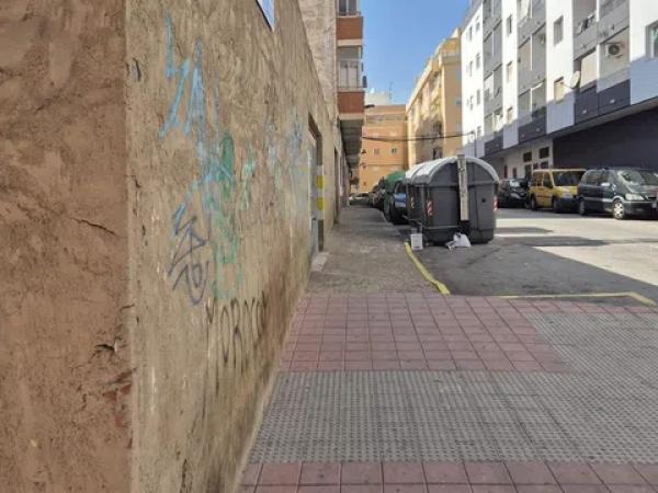 Terreno en calle Bazan