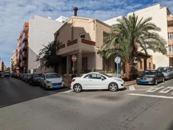 Terreno en calle Fuensanta