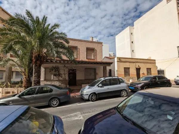 Terreno en calle Fuensanta