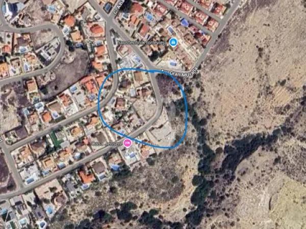 Terreno en calle Coloso de Rodas, 59 -73