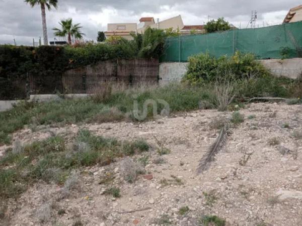 Terreno en calle Coloso de Rodas, 59 -73