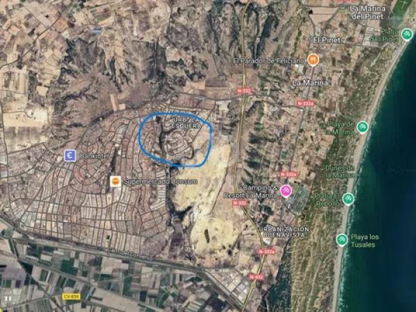 Terreno en calle Coloso de Rodas, 59 -73