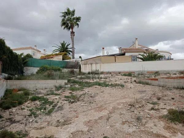 Terreno en calle Coloso de Rodas, 59 -73