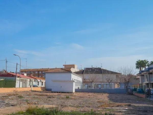 Terreno en calle Granada