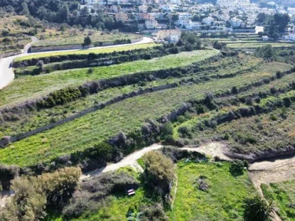 Terreno en camino de la Torra