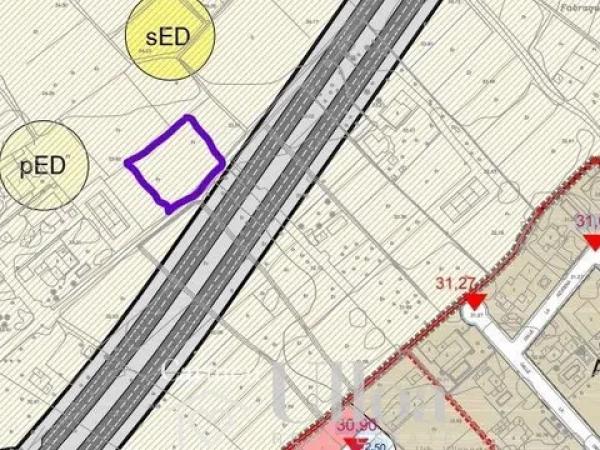 Terreno en via Pista