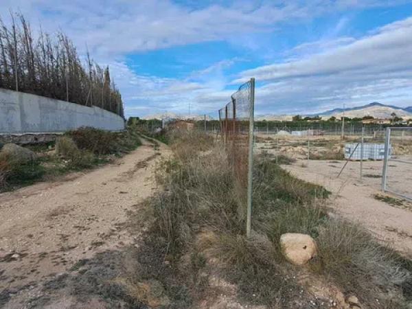 Terreno en camino de la Molineta