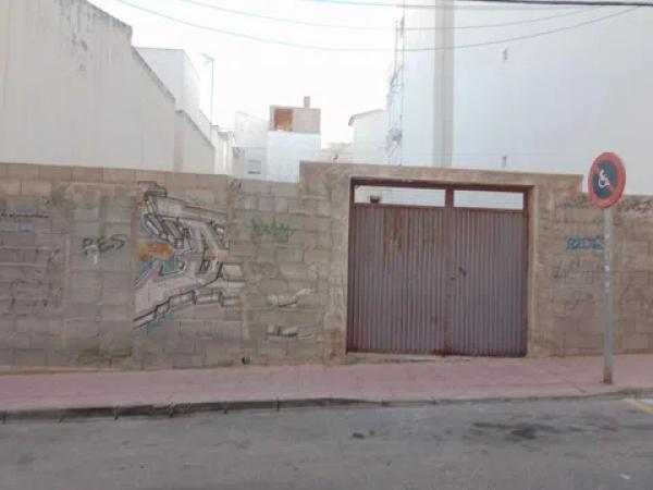 Terreno en calle Suecia