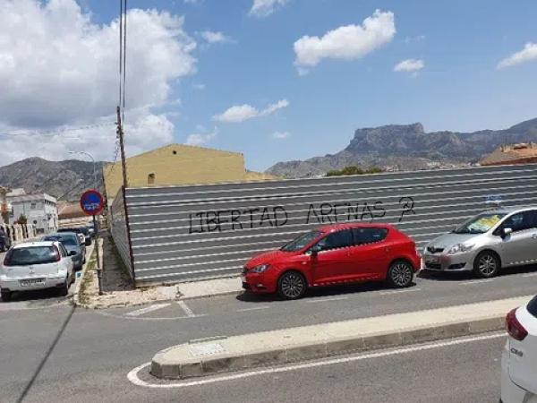 Terreno en avenida de la Ermita