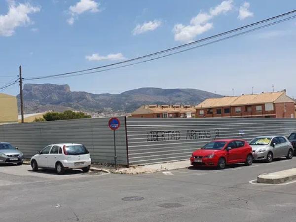 Terreno en avenida de la Ermita