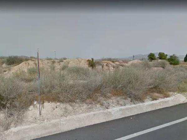 Terreno en carretera Monforte