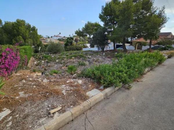 Terreno en calle Eros