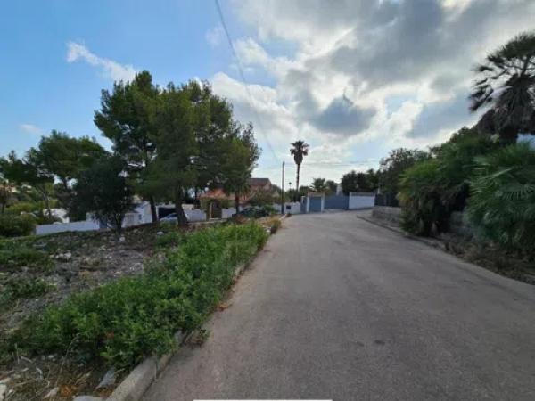 Terreno en calle Eros