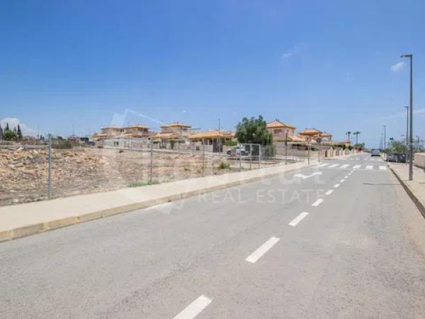 Terreno en Los Montesinos