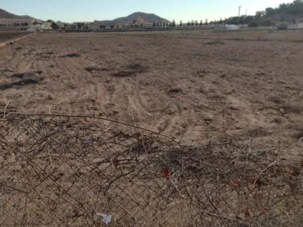 Terreno en Hondón de las Nieves