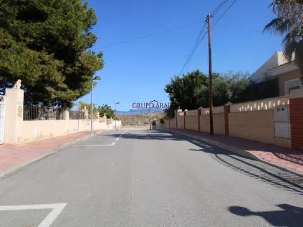 Terreno en calle Benacantil