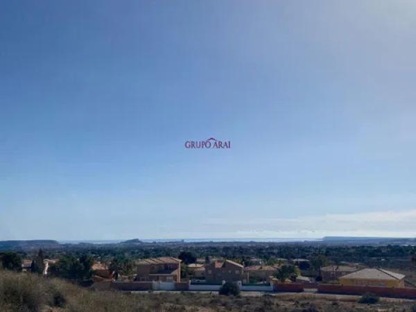 Terreno en calle Benacantil