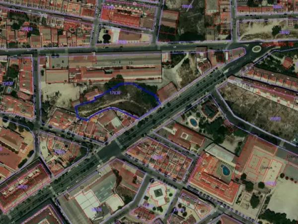 Terreno en avenida de Juan Carlos i