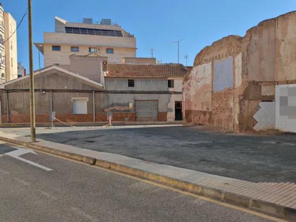 Terreno en avenida de San Pedro