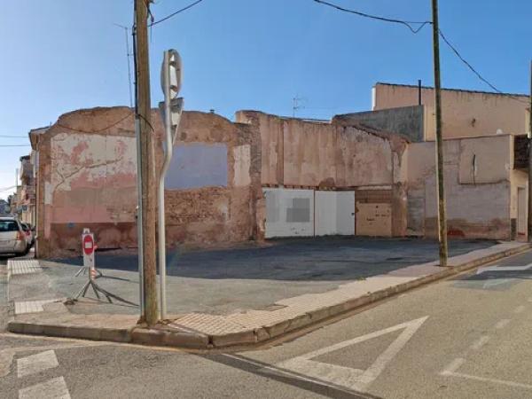 Terreno en avenida de San Pedro