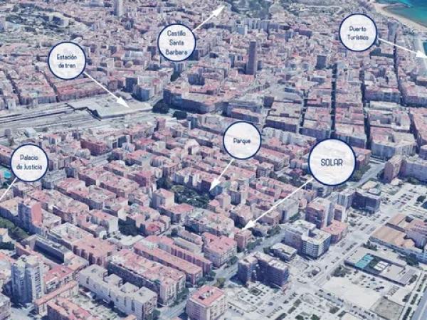 Terreno en calle Arquitecto Guardiola, 26 -46