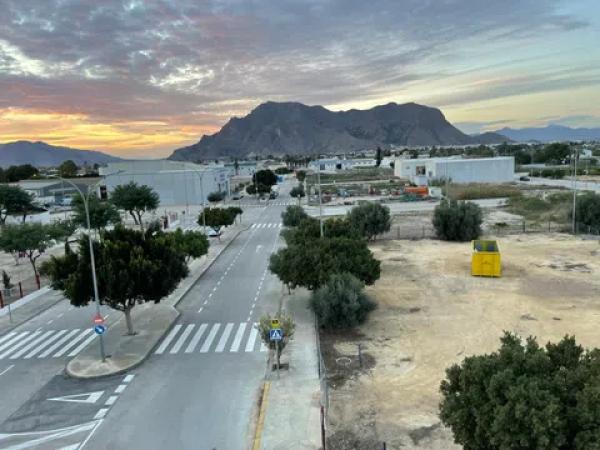 Terreno en calle de la Hispanidad, 6  - 1