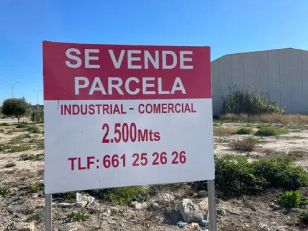 Terreno en calle de la Hispanidad, 6  - 1