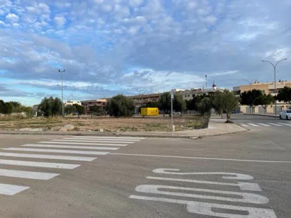 Terreno en calle de la Hispanidad, 6  - 1