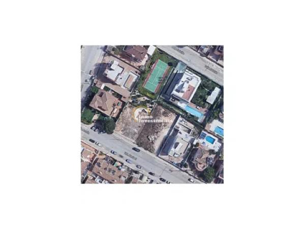 Terreno en calle Azorin, 9