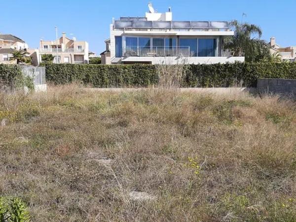 Terreno en calle Azorin, 9